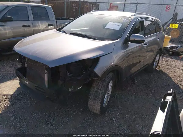 5XYPGDA3XJG373388 2018 KIA SORENTO - Image 2
