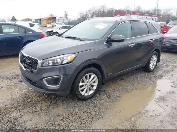 5XYPGDA3XJG394287 2018 KIA SORENTO - Image 2