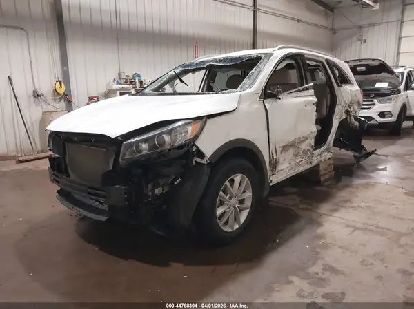 5XYPGDA3XJG399246 2018 KIA SORENTO - Image 2