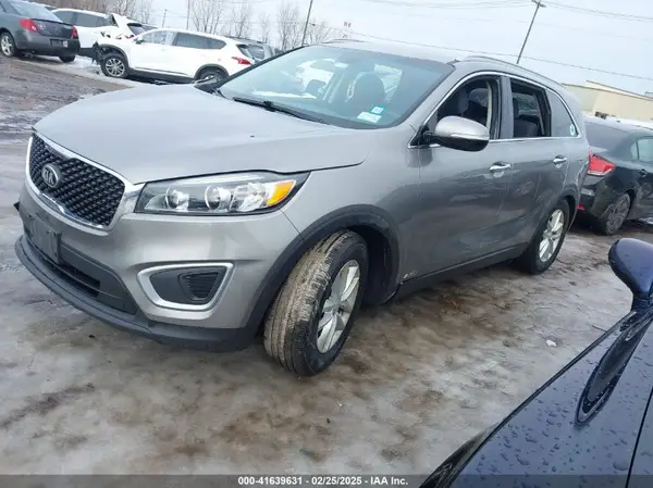 5XYPGDA3XJG407247 2018 KIA SORENTO - Image 2