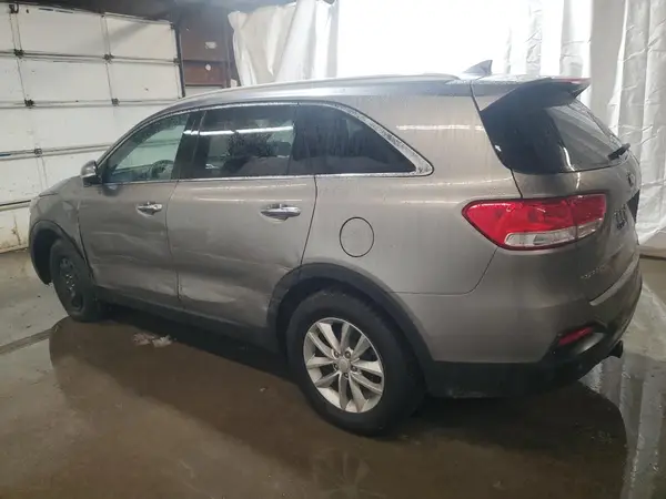 5XYPGDA3XJG425229 2018 KIA SORENTO - Image 2