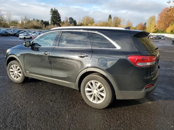 5XYPGDA3XJG425845 2018 KIA SORENTO - Image 2