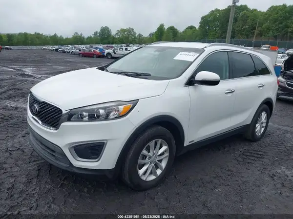 5XYPGDA3XJG429121 2018 KIA SORENTO - Image 2