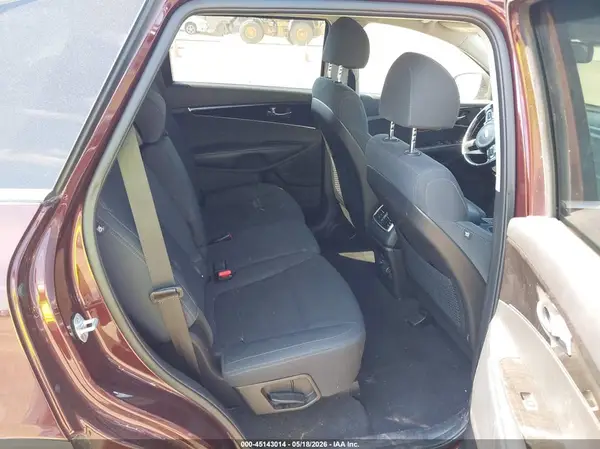 5XYPGDA3XJG431869 2018 KIA SORENTO - Image 8