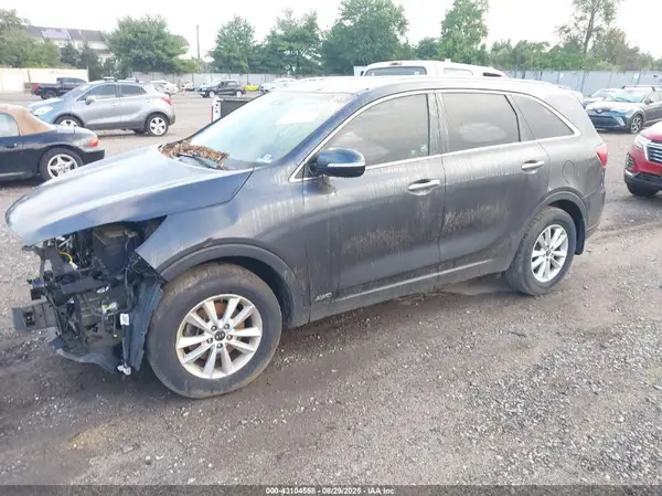 5XYPGDA3XKG435423 2019 KIA SORENTO - Image 2