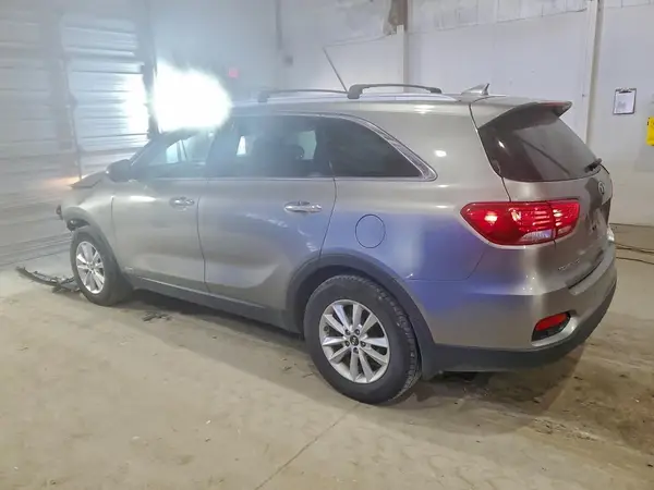 5XYPGDA3XKG436698 2019 KIA SORENTO - Image 2