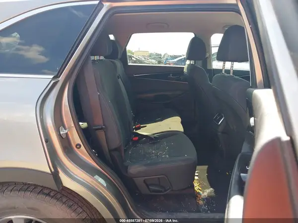 5XYPGDA3XKG440041 2019 KIA SORENTO - Image 8