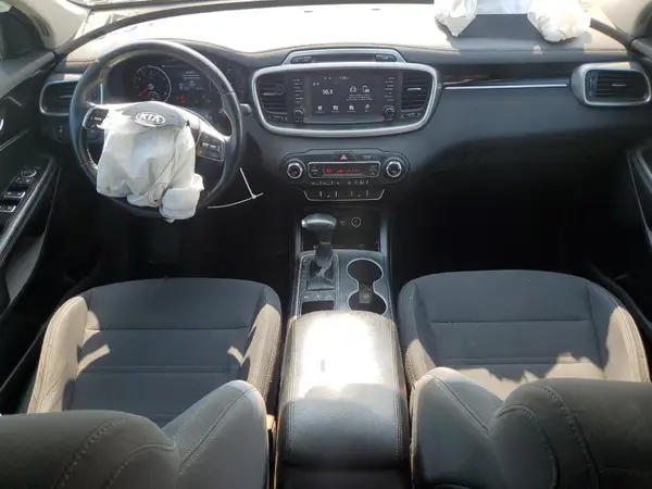 5XYPGDA3XKG443523 2019 KIA SORENTO - Image 8