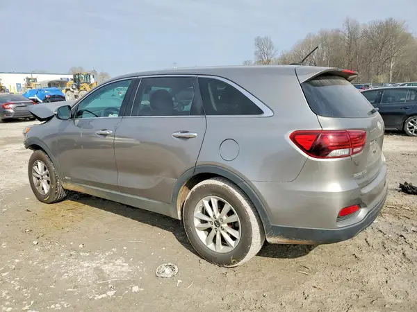 5XYPGDA3XKG451220 2019 KIA SORENTO - Image 2