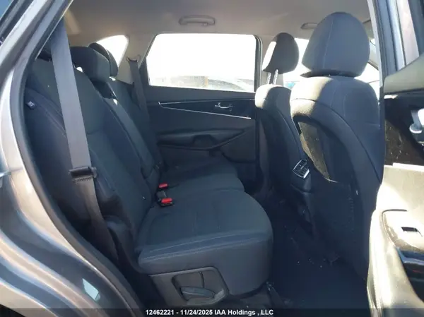 5XYPGDA3XKG454635 2019 KIA SORENTO - Image 8