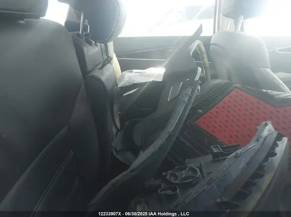 5XYPGDA3XKG457048 2019 KIA SORENTO - Image 8