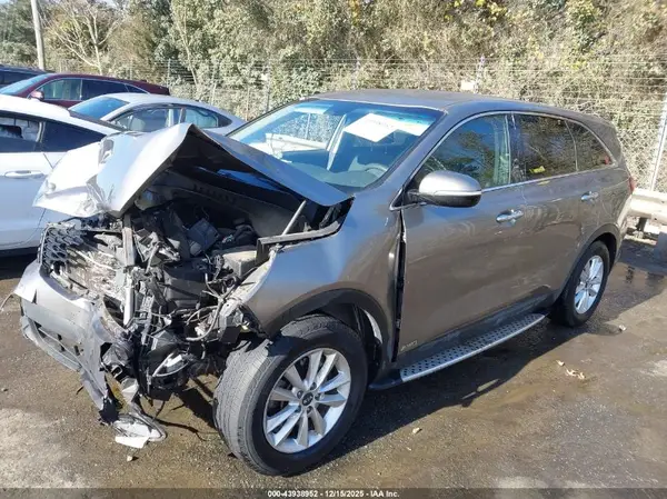 5XYPGDA3XKG479521 2019 KIA SORENTO - Image 2