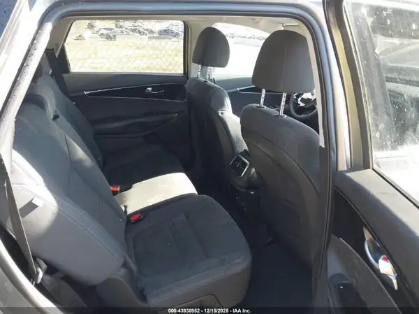 5XYPGDA3XKG479521 2019 KIA SORENTO - Image 8