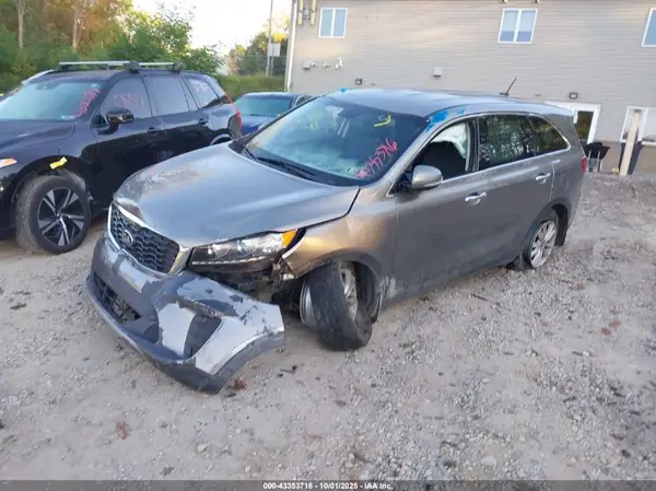 5XYPGDA3XKG496819 2019 KIA SORENTO - Image 2