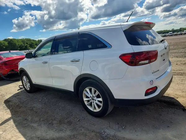 5XYPGDA3XKG510492 2019 KIA SORENTO - Image 2