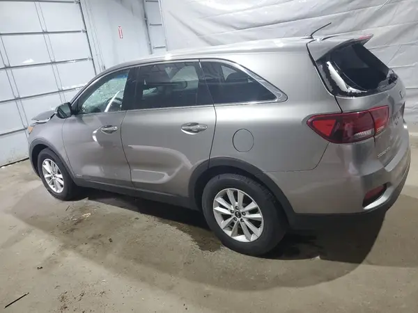 5XYPGDA3XKG523520 2019 KIA SORENTO - Image 2