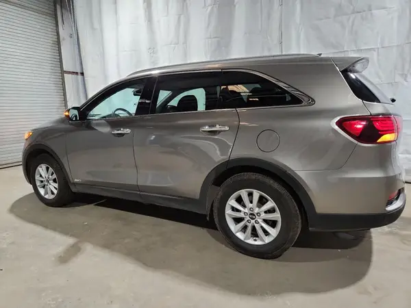 5XYPGDA3XKG540043 2019 KIA SORENTO - Image 2