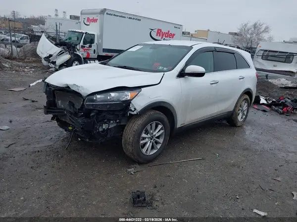 5XYPGDA3XKG559711 2019 KIA SORENTO - Image 2