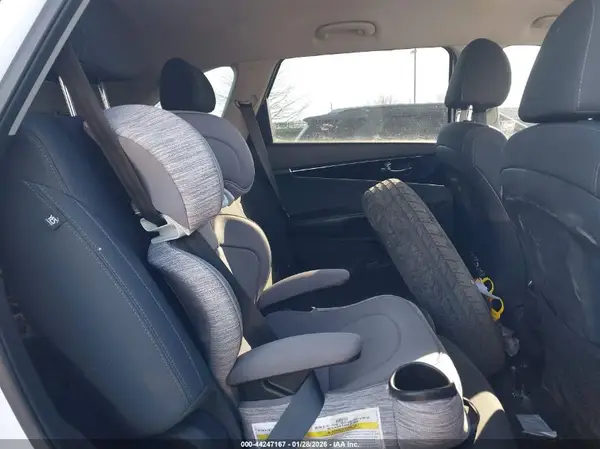 5XYPGDA3XKG560387 2019 KIA SORENTO - Image 8