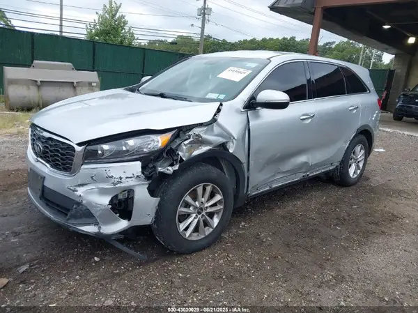 5XYPGDA3XKG569221 2019 KIA SORENTO - Image 2