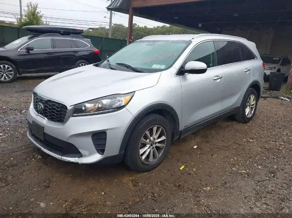5XYPGDA3XKG575357 2019 KIA SORENTO - Image 2
