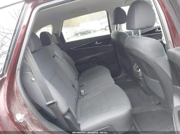 5XYPGDA3XKG590988 2019 KIA SORENTO - Image 8