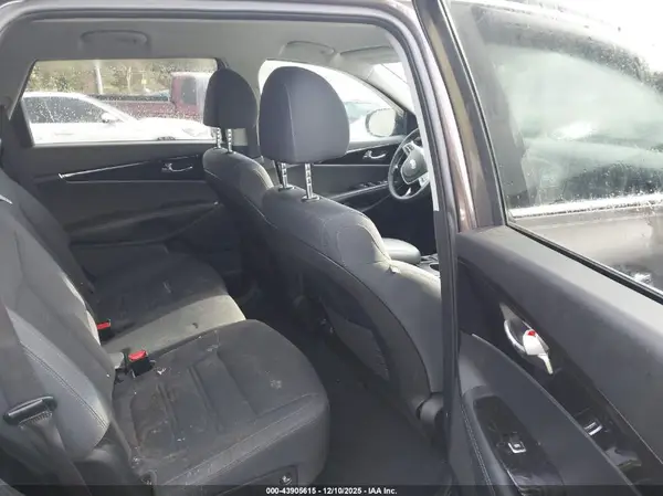 5XYPGDA3XLG627555 2020 KIA SORENTO - Image 8