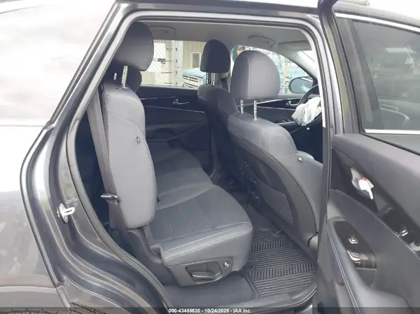 5XYPGDA3XLG655565 2020 KIA SORENTO - Image 8