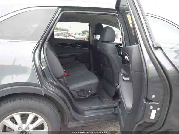 5XYPGDA3XLG672950 2020 KIA SORENTO - Image 8