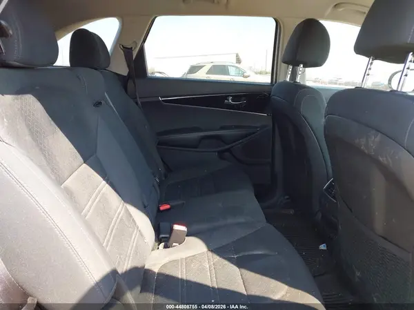 5XYPGDA3XLG678635 2020 KIA SORENTO - Image 8