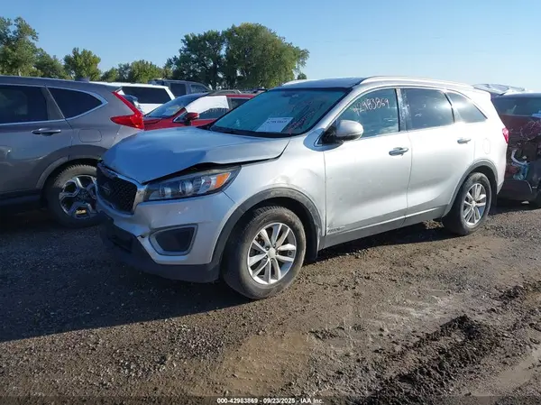 5XYPGDA50GG001312 2016 KIA SORENTO - Image 2