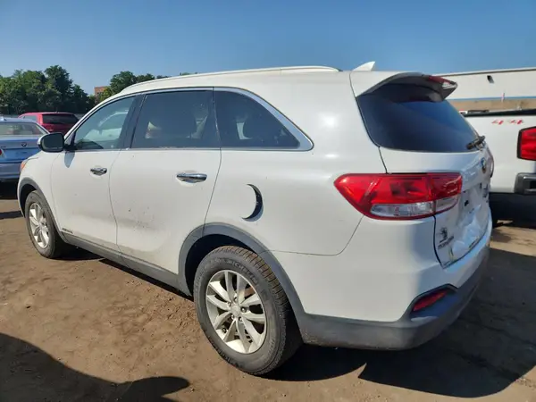 5XYPGDA50GG003674 2016 KIA SORENTO - Image 2