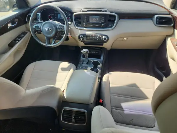 5XYPGDA50GG003674 2016 KIA SORENTO - Image 8