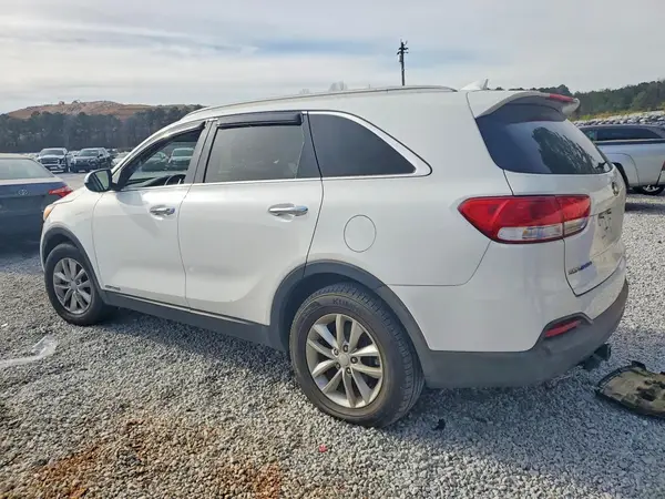 5XYPGDA50GG006882 2016 KIA SORENTO - Image 2