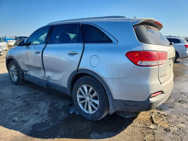 5XYPGDA50GG007675 2016 KIA SORENTO - Image 2
