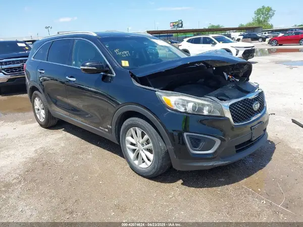 5XYPGDA50GG012567 2016 KIA SORENTO - Image 1