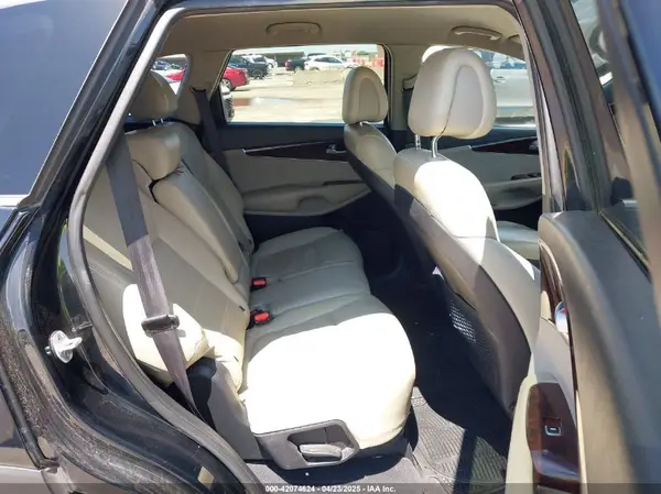 5XYPGDA50GG012567 2016 KIA SORENTO - Image 8
