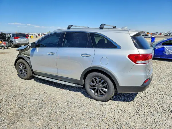 5XYPGDA50GG031457 2016 KIA SORENTO - Image 2