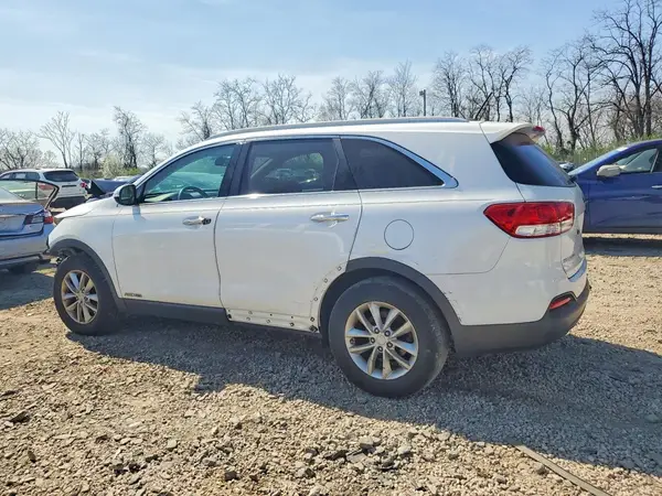 5XYPGDA50GG102513 2016 KIA SORENTO - Image 2