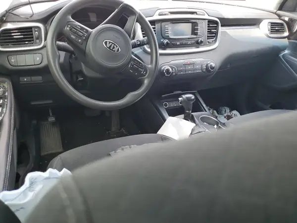 5XYPGDA50GG103001 2016 KIA SORENTO - Image 8