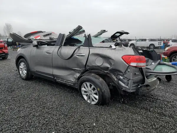 5XYPGDA50GG106433 2016 KIA SORENTO - Image 2