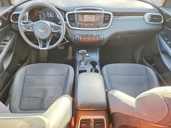 5XYPGDA50GG137214 2016 KIA SORENTO - Image 8