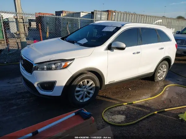 5XYPGDA50GG139822 2016 KIA SORENTO - Image 2