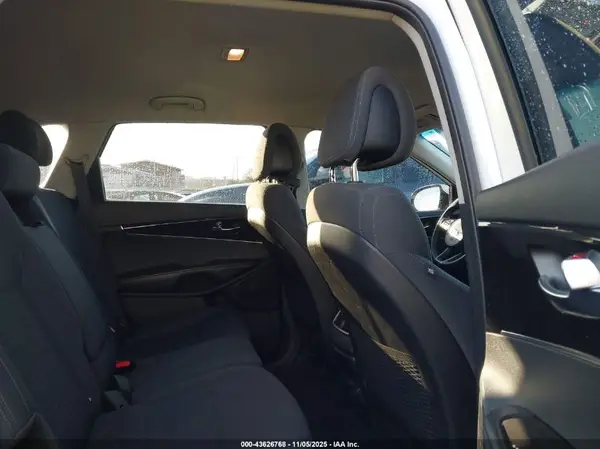 5XYPGDA50GG139822 2016 KIA SORENTO - Image 8