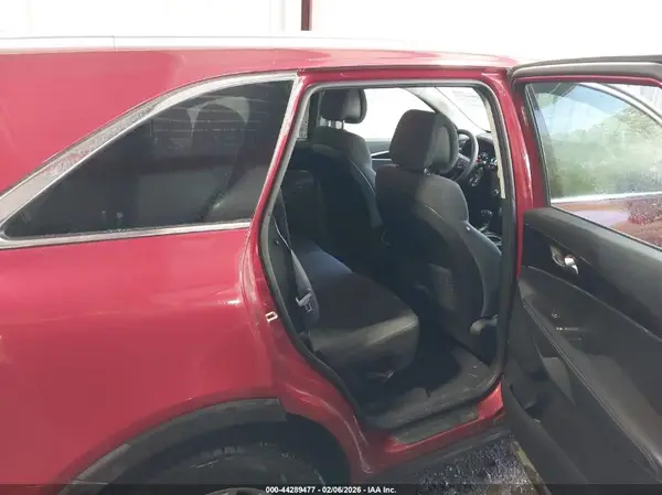 5XYPGDA50GG150030 2016 KIA SORENTO - Image 8