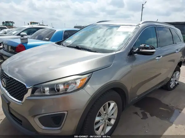 5XYPGDA50GG159472 2016 KIA SORENTO - Image 2