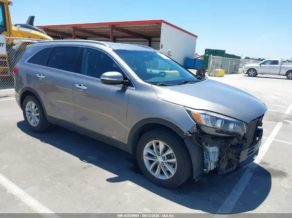 5XYPGDA50GG175459 2016 KIA SORENTO - Image 1