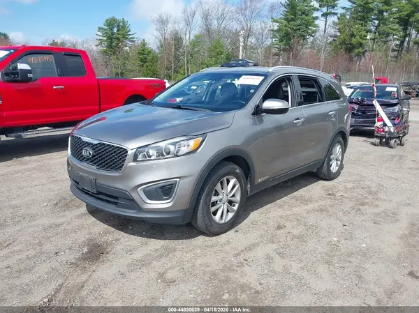5XYPGDA50GG177423 2016 KIA SORENTO - Image 2