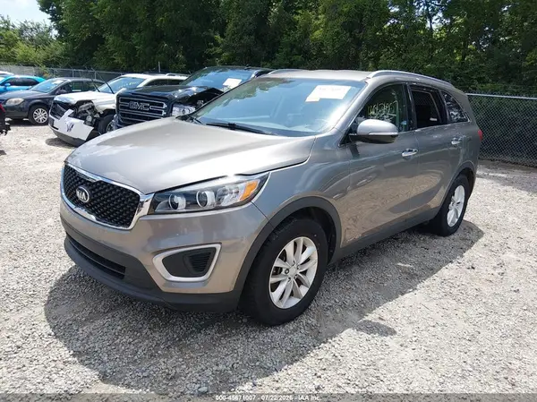 5XYPGDA50HG191758 2017 KIA SORENTO - Image 2
