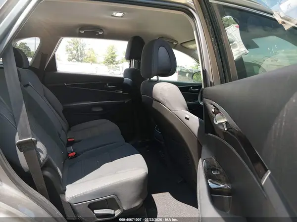5XYPGDA50HG191758 2017 KIA SORENTO - Image 8
